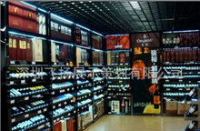 木藝架展覽展柜的設(shè)計與上門安裝全攻略